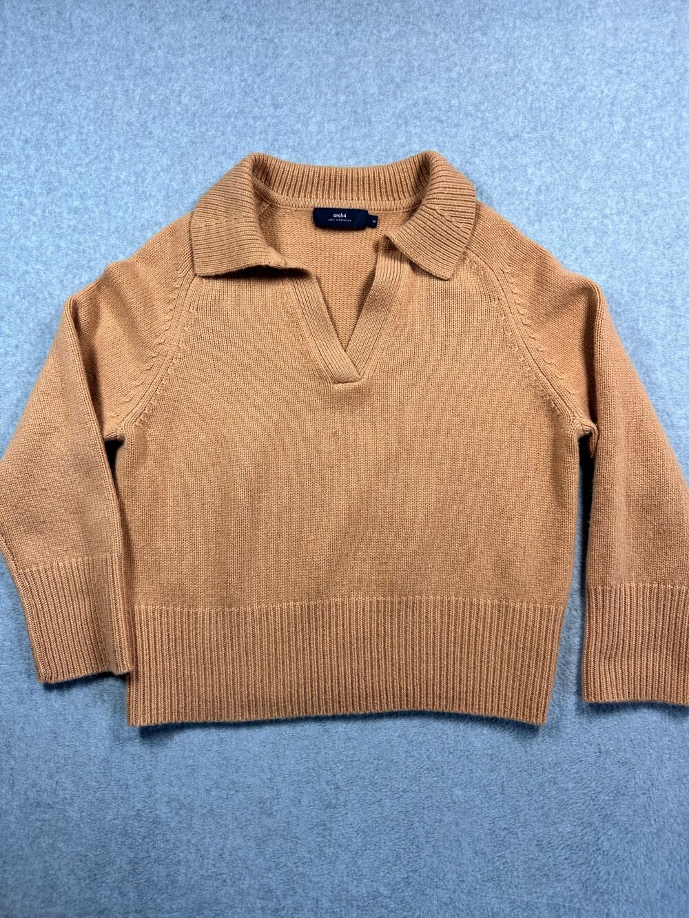 arch4 Cashmere Collared V-Neck Sweater Medium
